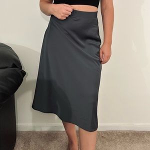 H&M Size 4 Blue/Grey Midi Skirt
